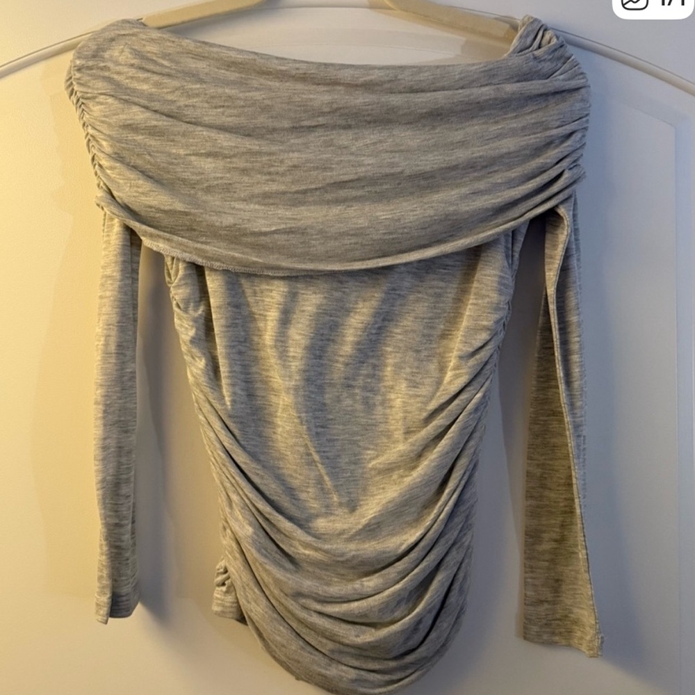 Abercrombie & Fitch Gray Off-Shoulder Top